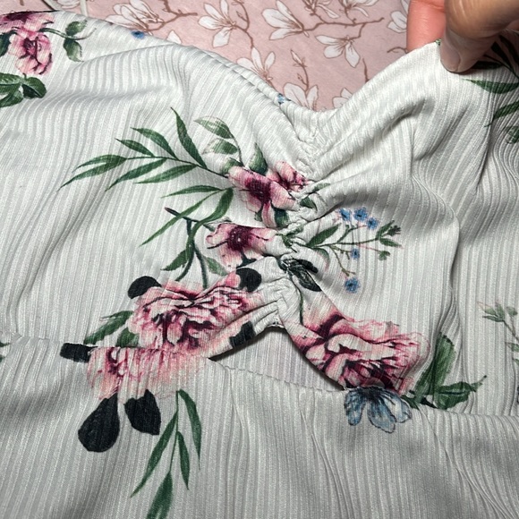 Mini Flowered Top - Picture 2 of 4